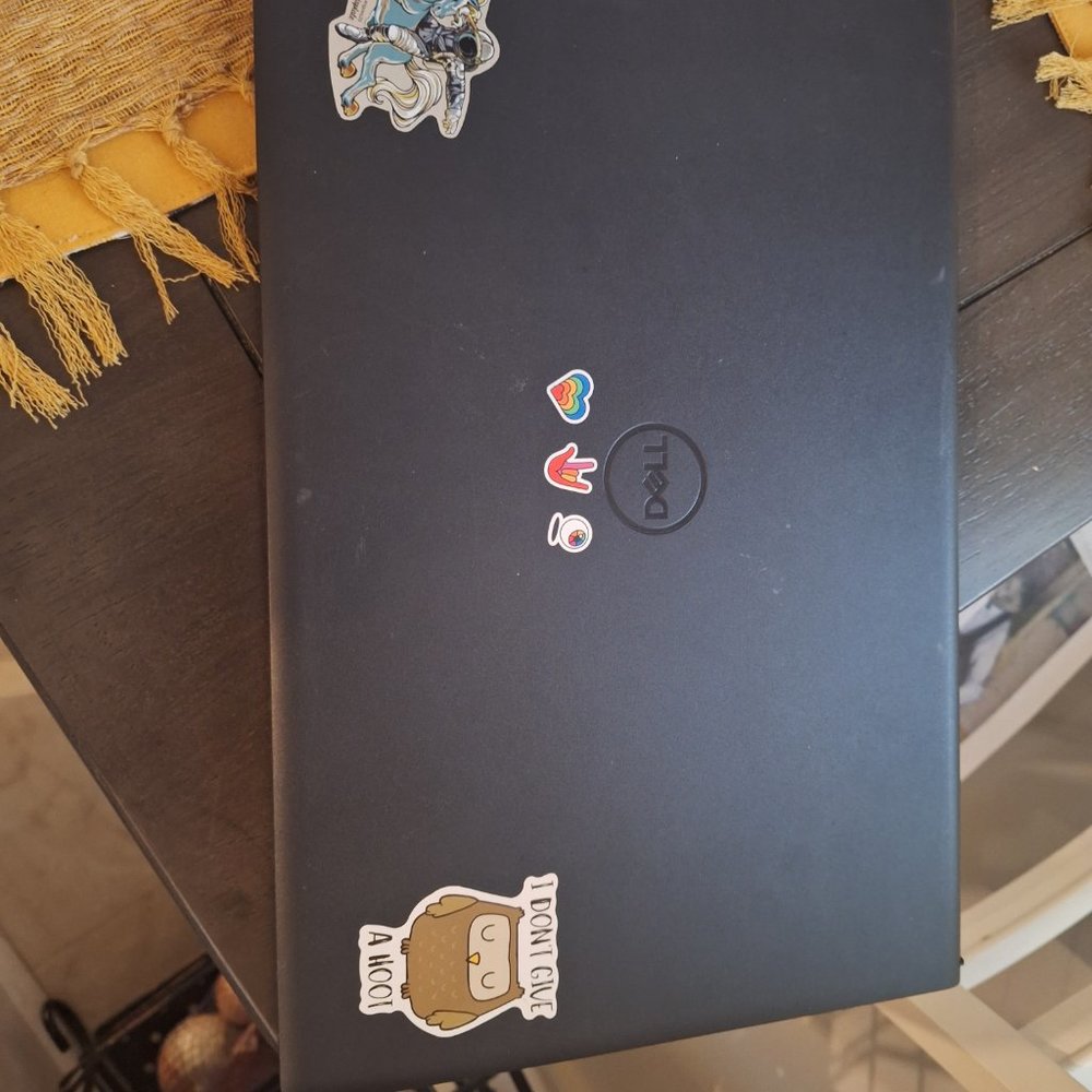 Dell Insp. 15 3511 Laptop, 15.6" FHD Touchscreen Intel Core i5-1035G1, 12 GB RAM - Picture 7 of 7